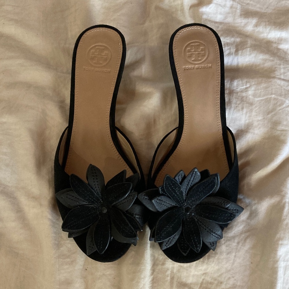 Tory Burch Black Floral Pumps